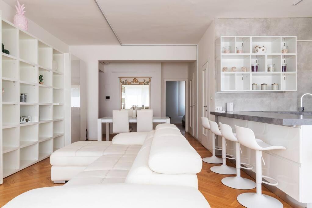 Apartamento Bilocale Vista Sul Duomo Di Milano Exterior foto