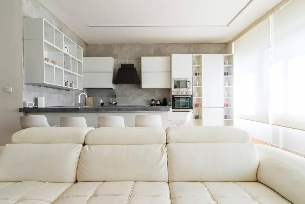 Apartamento Bilocale Vista Sul Duomo Di Milano Exterior foto