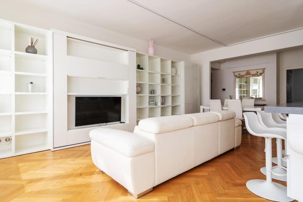 Apartamento Bilocale Vista Sul Duomo Di Milano Exterior foto