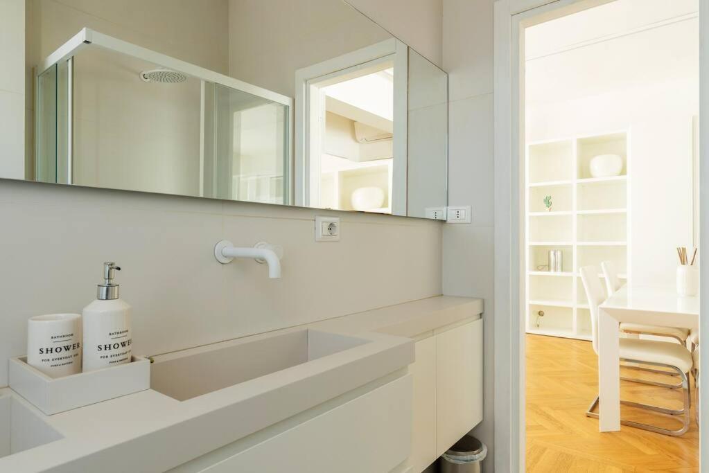 Apartamento Bilocale Vista Sul Duomo Di Milano Exterior foto