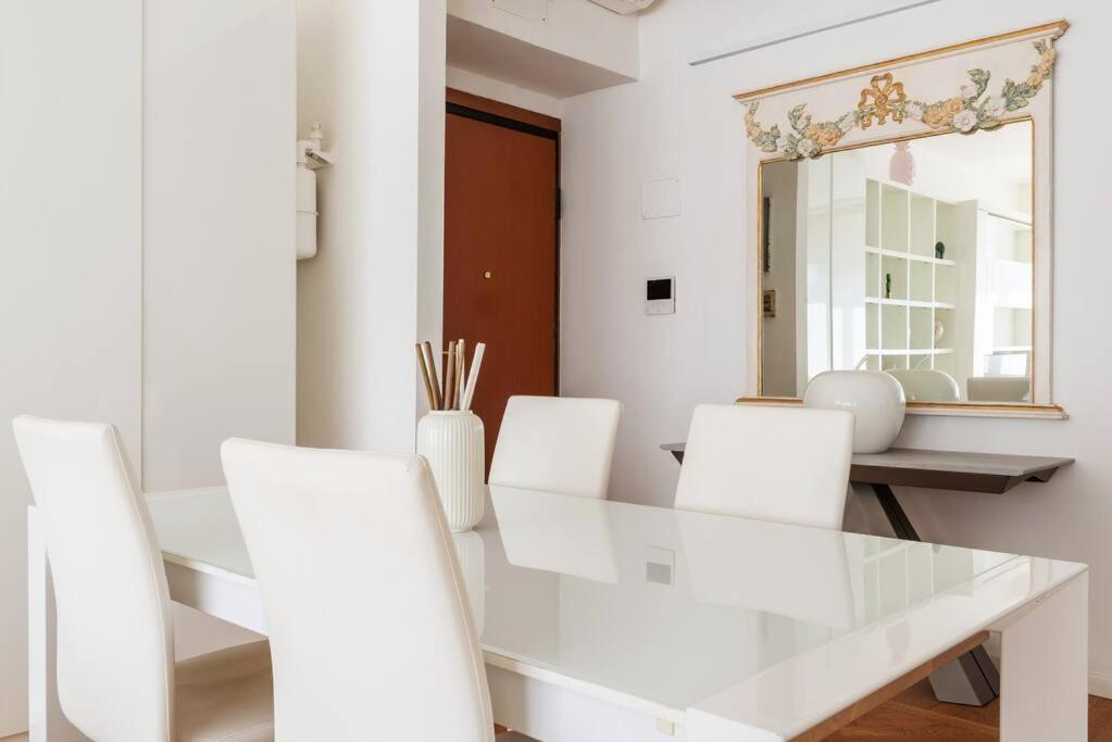 Apartamento Bilocale Vista Sul Duomo Di Milano Exterior foto