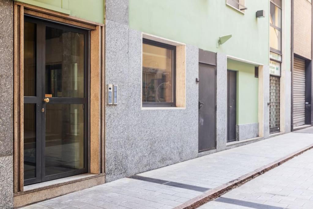Apartamento Bilocale Vista Sul Duomo Di Milano Exterior foto
